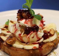 Little Frankie's - Restaurant Guide