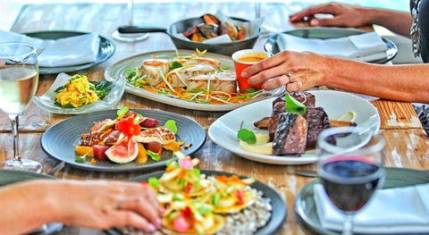 Noosa Boathouse - Restaurant Guide 12
