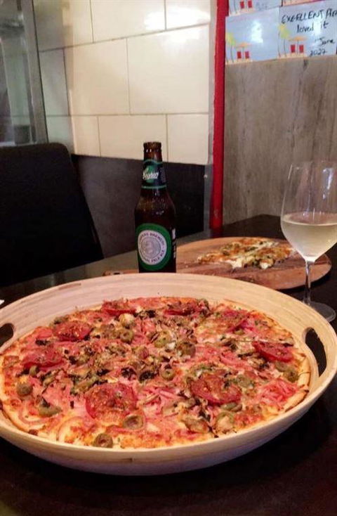 Bay Beach Pizza & Pasta - Restaurant Guide 10