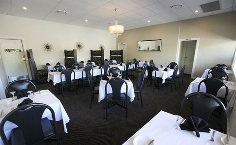 Tilly's Restaurant & Bar - Restaurant Guide 0