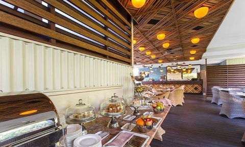 District 5 Bistro - Restaurant Guide 1