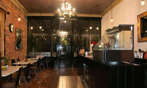 Salingers Cafe - Restaurant Guide 9