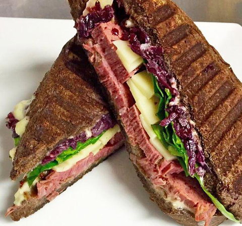 Castaway Cafe - Jacobs Well - Restaurant Guide 5