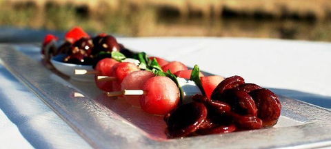 OMaras Hotel - Restaurant Guide 0
