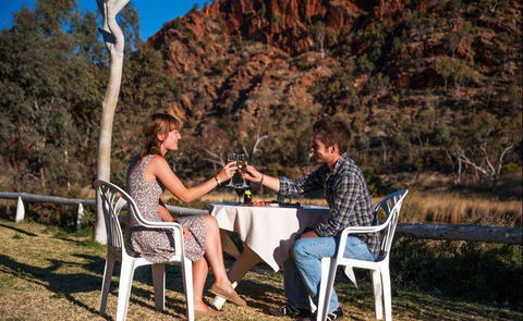 OMaras Hotel - Restaurant Guide 5