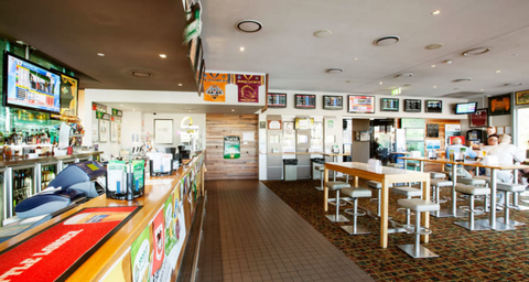 Pelican Waters Tavern - Restaurant Guide 1