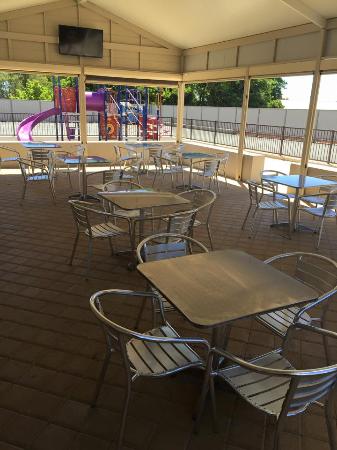 Country Cafe - Restaurant Guide 0