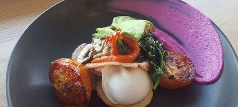 Farro Nourishing Eatery - Restaurant Guide 3