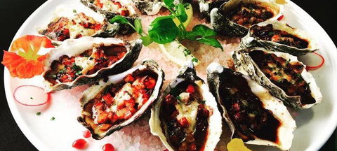 Maximilians On The Waterfront - Restaurant Guide 2