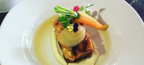 Maximilians On The Waterfront - Restaurant Guide 3