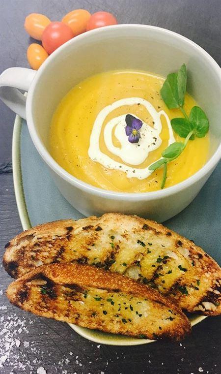 Maximilians On The Waterfront - Restaurant Guide 4