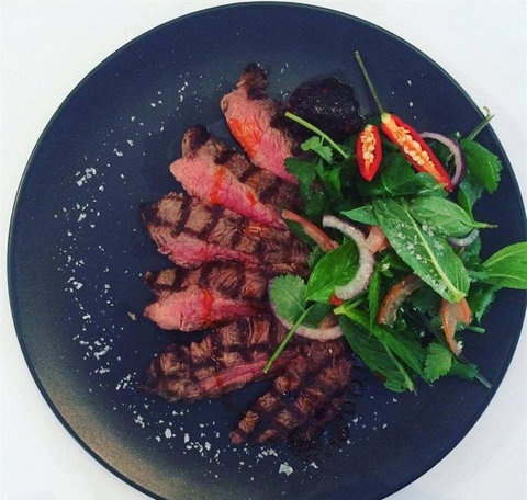 Maximilians On The Waterfront - Restaurant Guide 6