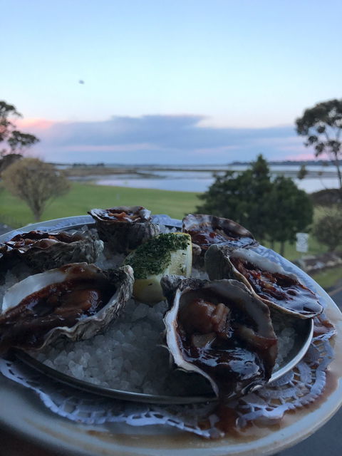 Bay Bar & Bistro - Restaurant Guide 2