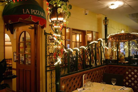 La Pizzaiola - Restaurant Guide 0