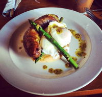 Le Pruneau - Restaurant Guide