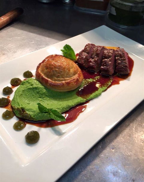 Quorum Restaurant - Restaurant Guide 17