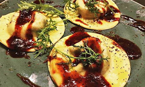 Quorum Restaurant - Restaurant Guide 25