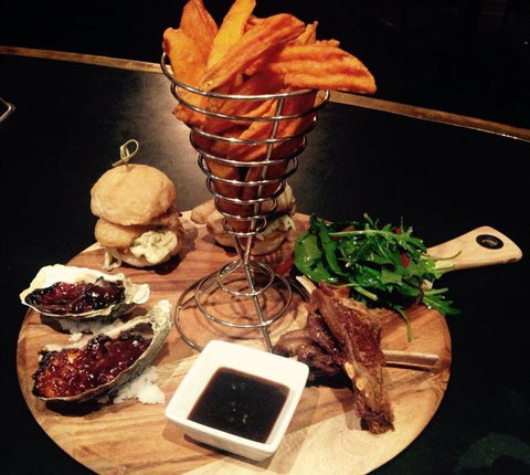 Quorum Restaurant - Restaurant Guide 29