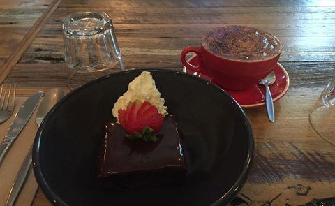 Rockpools Cafe Bar & Function Centre - Restaurant Guide 0