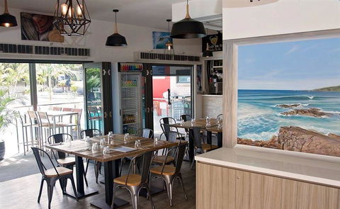 Rockpools Cafe Bar & Function Centre - Restaurant Guide 9