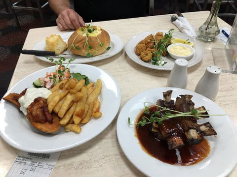 Kingaroy RSL - Restaurant Guide 6