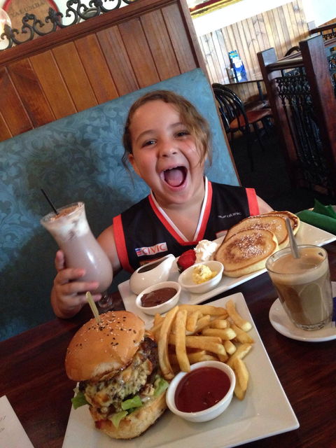 The Arch Rival Bar & Grill - Restaurant Guide 7