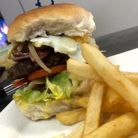 Tin Can Bay Yacht Club Bistro - Restaurant Guide 2