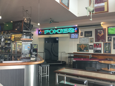 Sails Sports Bar - Restaurant Guide 5