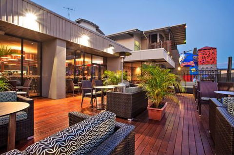 Magpies Sporting Club - Restaurant Guide 1