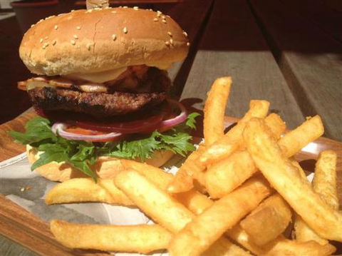 Mary G’s Hotel - Restaurant Guide 0