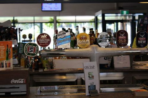 Bonny Hills Beach Hotel - Restaurant Guide 2