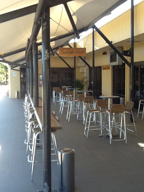 Tea Gardens Country Club & Motel - Restaurant Guide 2