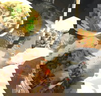 Noodle Paradise - Restaurant Guide