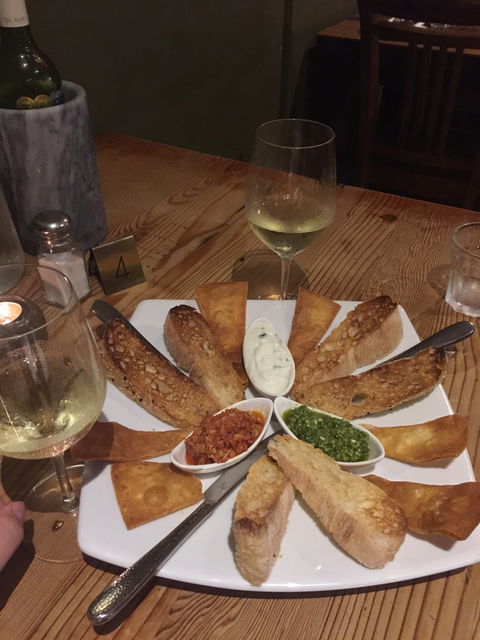 Stones At Dicky’s - Restaurant Guide 1