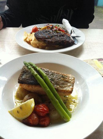 Tea Gardens Hotel–Motel - Restaurant Guide 5