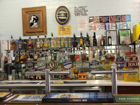 Old Bar Tavern - Restaurant Guide 2