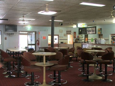 Old Bar Tavern - Restaurant Guide 3