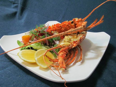 Bushland Beach Tavern - Restaurant Guide 4
