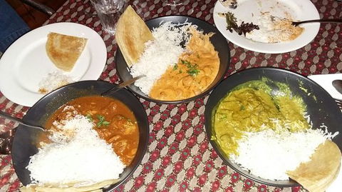 Curries & More - Restaurant Guide 0