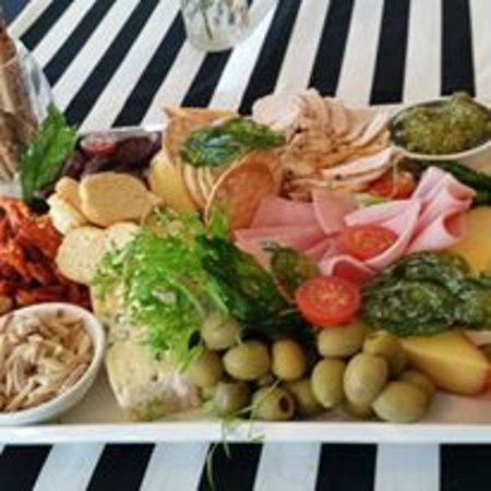 Marque Bar & Grill - Restaurant Guide 0