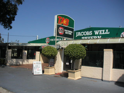 Jacobs Well Bayside Tavern - Restaurant Guide 0