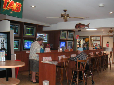 Jacobs Well Bayside Tavern - Restaurant Guide 2