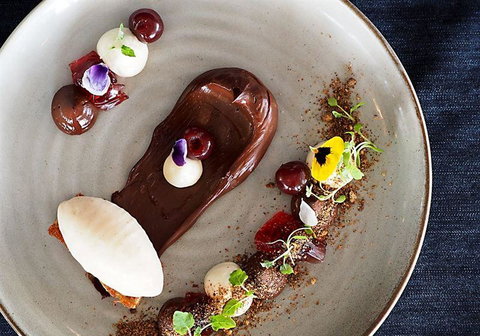 V Series - Restaurant Guide 10