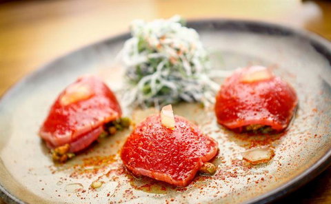 V Series - Restaurant Guide 2