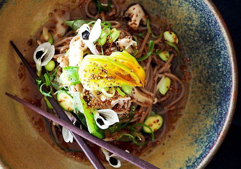 V Series - Restaurant Guide 6