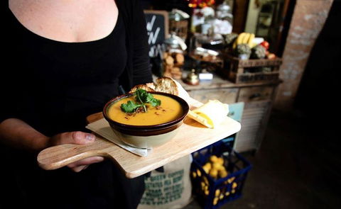Worn-Out-Wares Cafe - Restaurant Guide 9