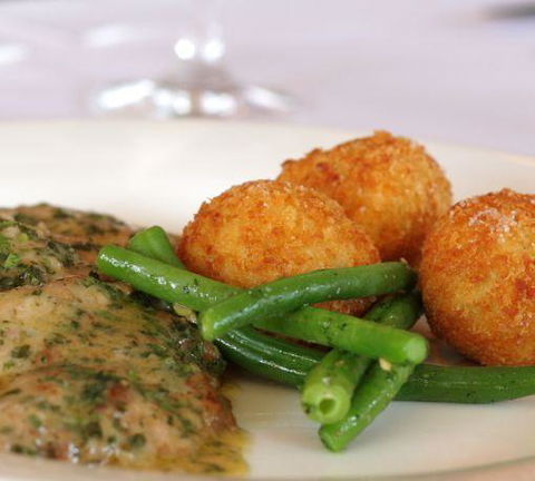 The Foreshore Bar & Restaurant - Restaurant Guide 0