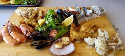 Taylors Waterfront Restaurant & Function Centre - Restaurant Guide 3