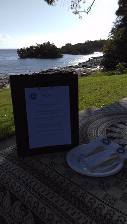 Famished - Restaurant Guide 0