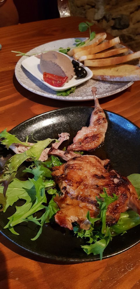 Ball And Chain Grill - Restaurant Guide 9
